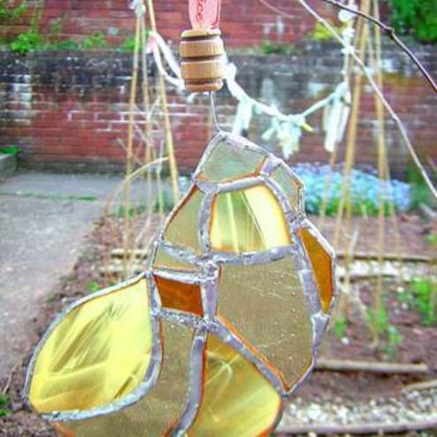 Stained Glass Yellow Sea Shell