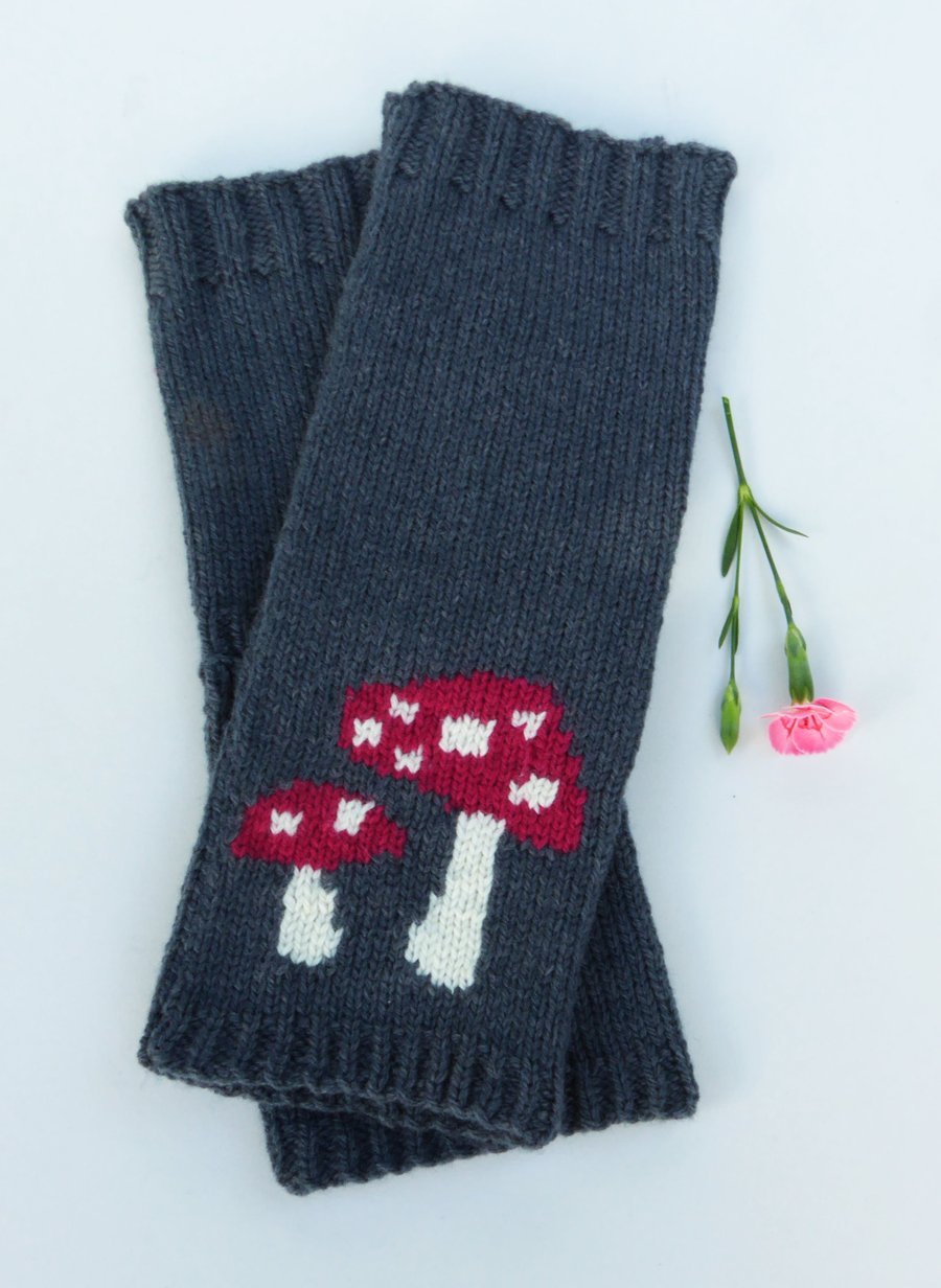 Mushroom Yoga Socks with Open Toes and Heel, Short Legwarmers for Dance