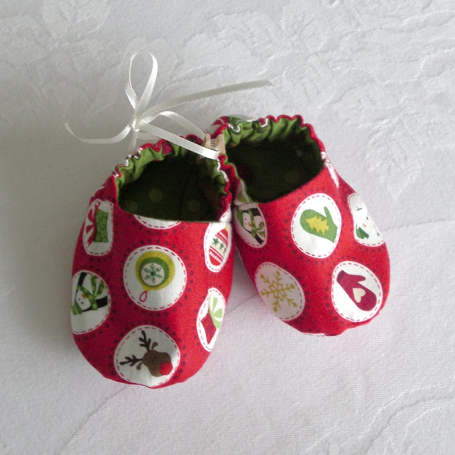 Red Christmas baby shoes