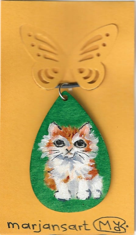 Cute painted cat pendant. Necklace