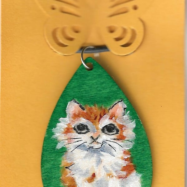 Cute painted cat pendant. Necklace