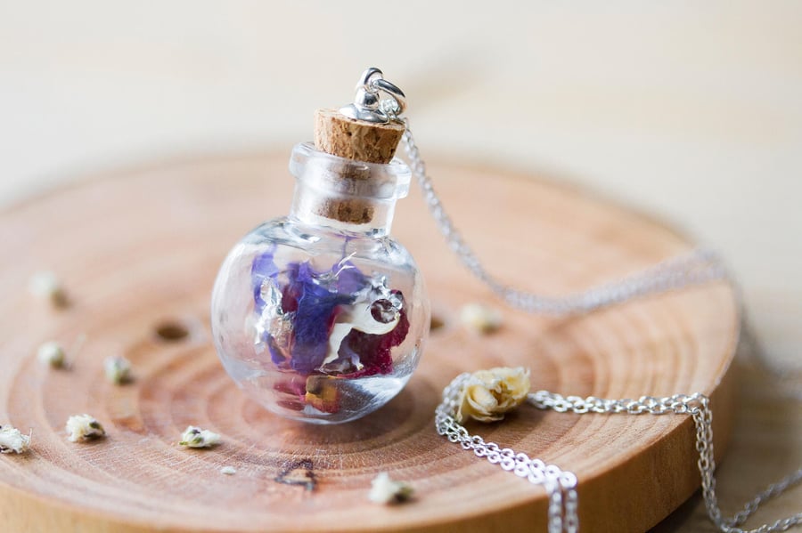 Pressed Wildflower Glass Globe Necklace Silver Leaf Botanical Jewelry Wildflower
