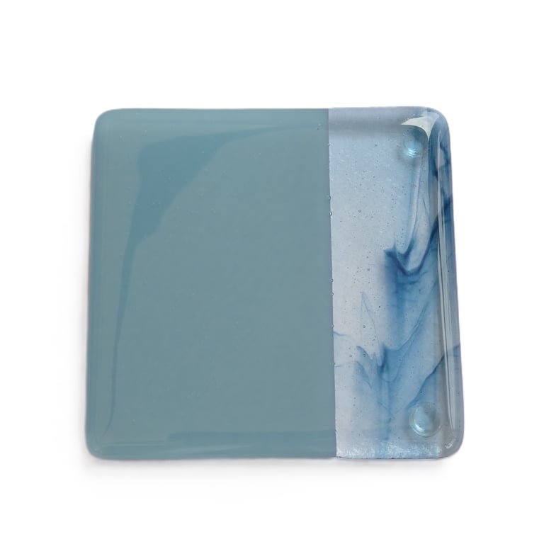 Blue fused glass coaster, 9cm, handcrafted, 6mm thick (0184)
