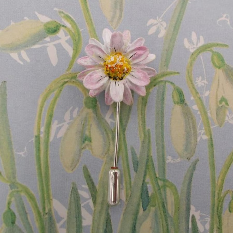 White MARGUERITE DAISY PIN White Wedding Lapel Pin Flower Brooch HAND PAINTED