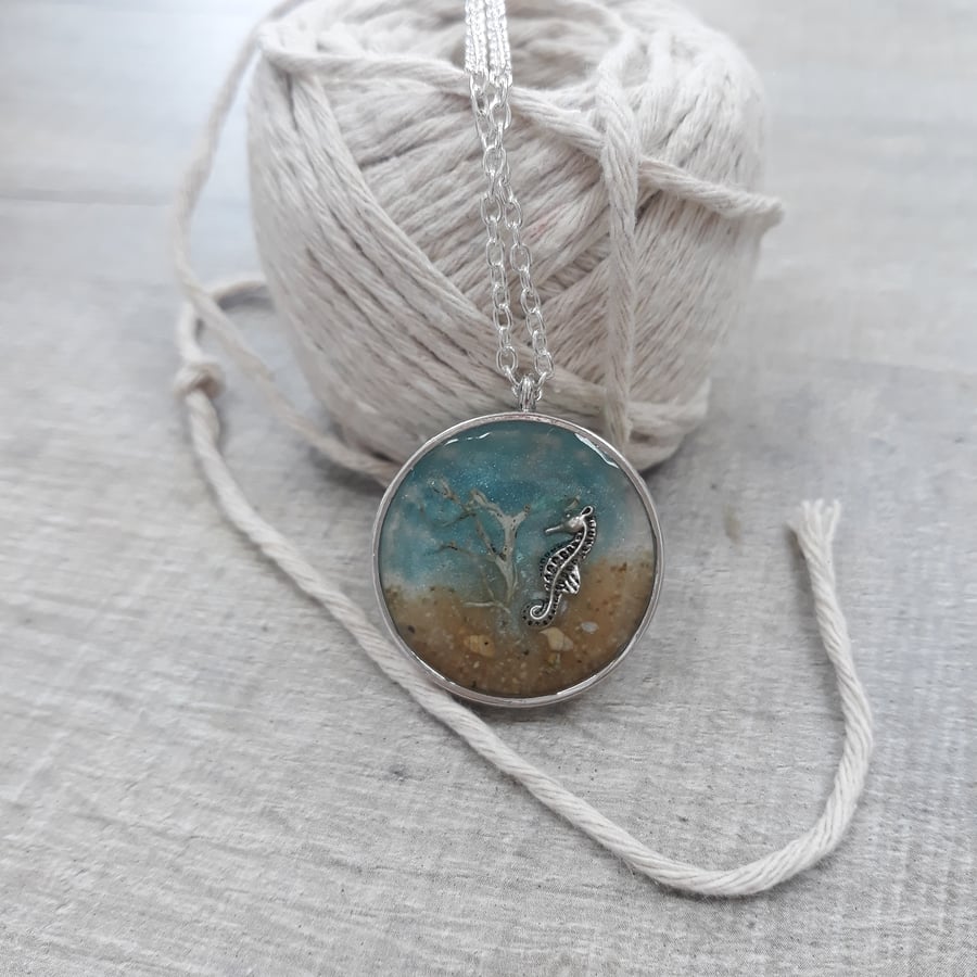 NL239 Resin necklace with sea scape and seahorse