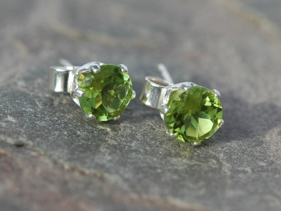 Sterling silver Stud Earrings with Peridot