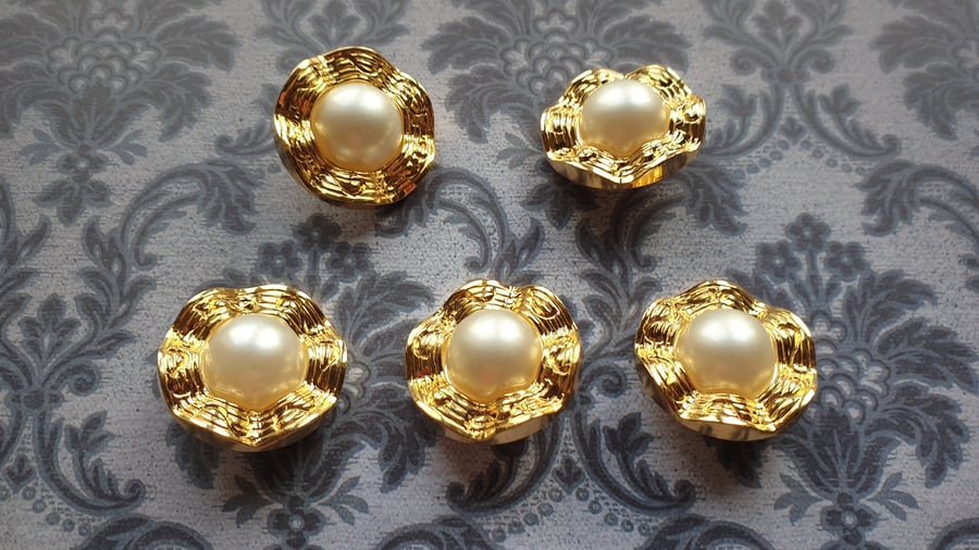 9 16" 15mm 24L Gold and Sprayed pearl Button x 4