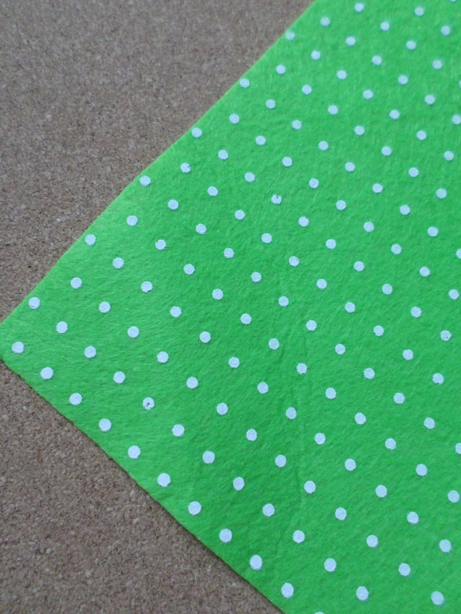 1 x Printed Felt Square - 12" x 12" - Polka Dot - Lime Green