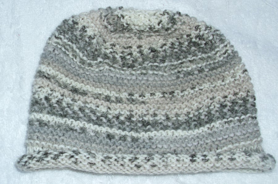Hand knitted grey mix hat for baby 3 to 6 months 