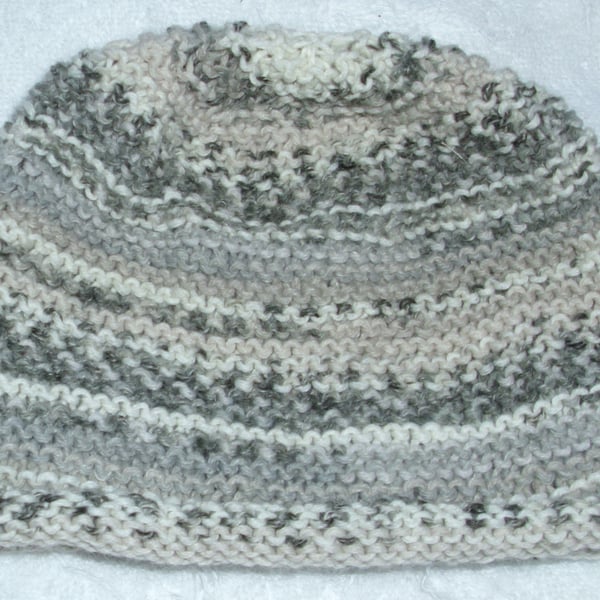 Hand knitted grey mix hat for baby 3 to 6 months 