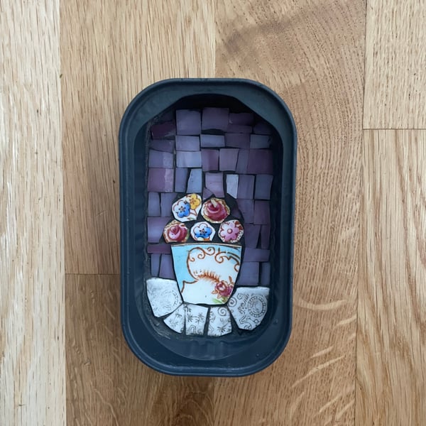 Mini mosaic in sardine tin