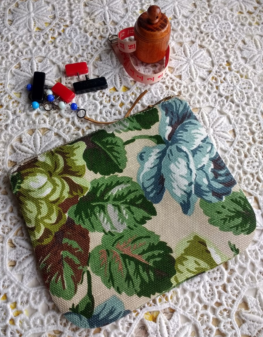 Little notions pouch