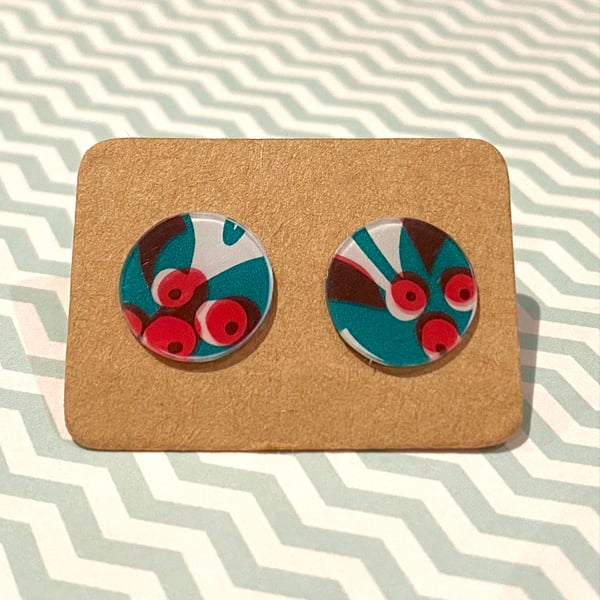 Recycled plastic Christmas holly circle stud earrings
