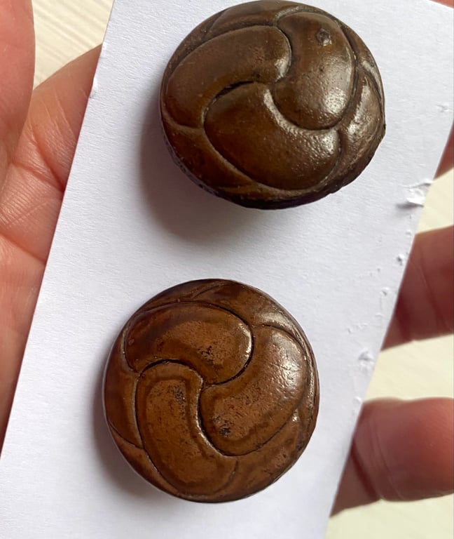 2 large vintage coat buttons with shank