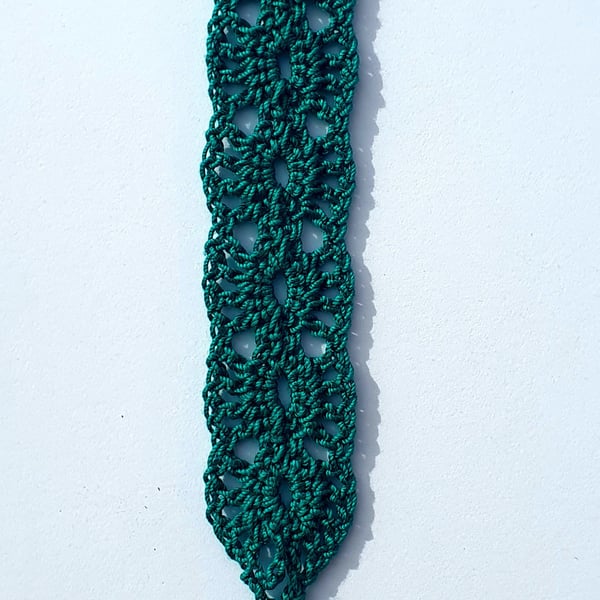 Crocheted lace bookmark,  green.