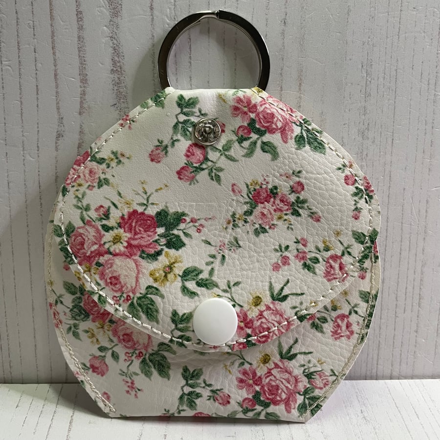 SOLD Coin Purse  & Key Ring - Faux Leather Ivory with Rose Print - 2025.21 - PB5