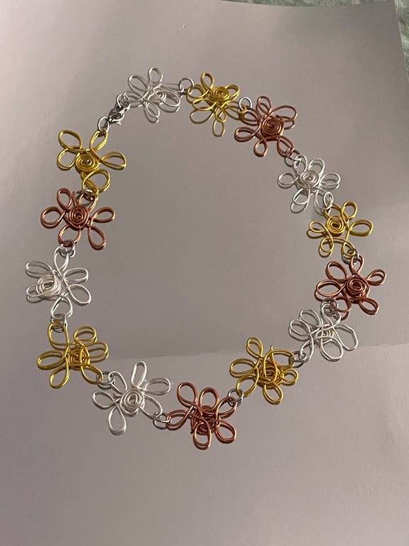 Charly Wire Necklace