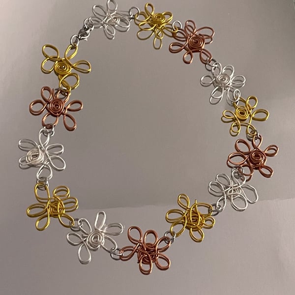 Charly Wire Necklace