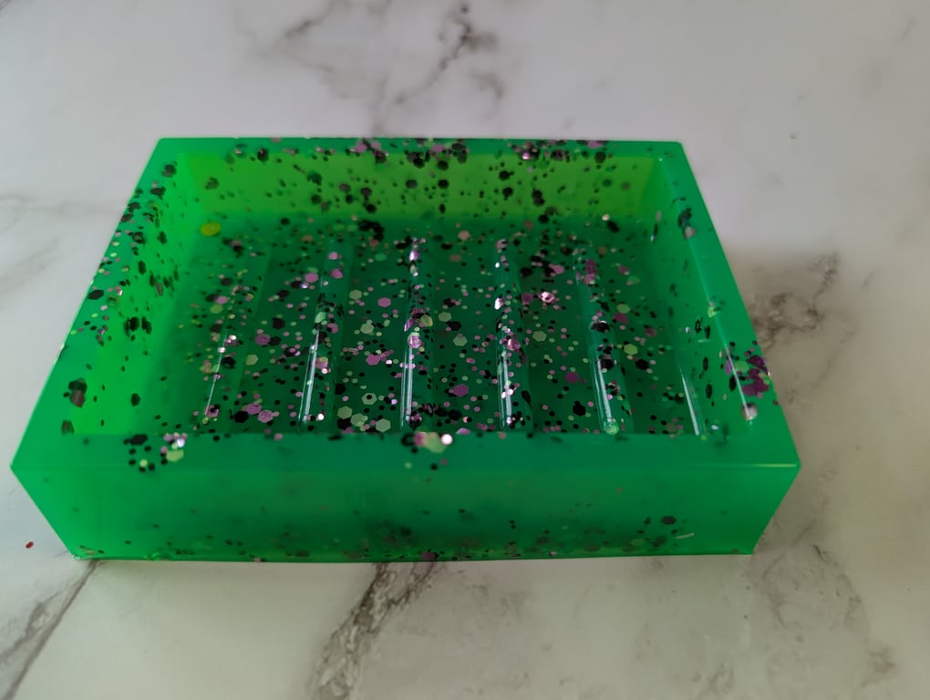 Glow-in-the-Dark Resin Soap Dish – Witch’s Brew Green & Purple