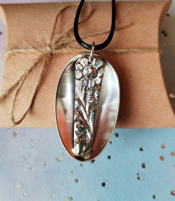 Handmade silver plated vintage spoon pendant necklace. 