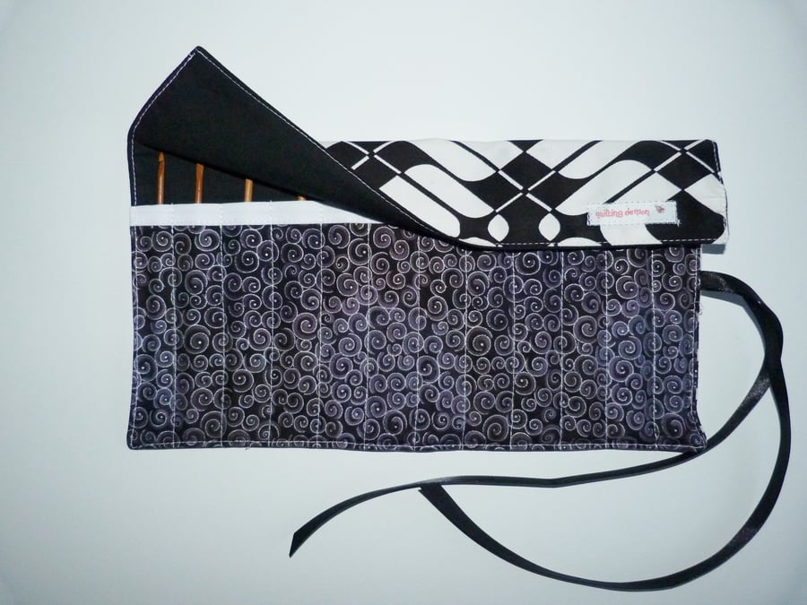 Black and White Print Roll Up Crochet Hook Holder with 12 Bamboo Crochet Hooks.