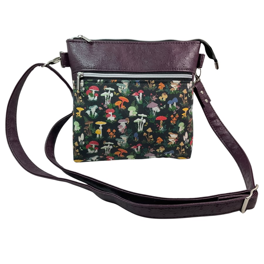 handbag in faux leather and toadstool print, cottage core, medium size