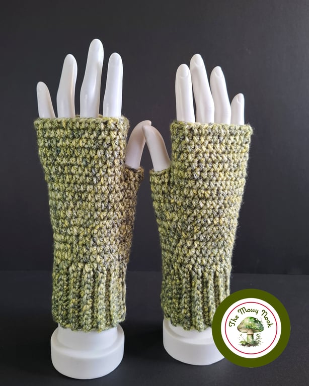 Fingerless Gloves. Variegated Green Tweed. Crochet Fingerless Mittens.