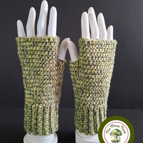Fingerless Gloves. Variegated Green Tweed. Crochet Fingerless Mittens.