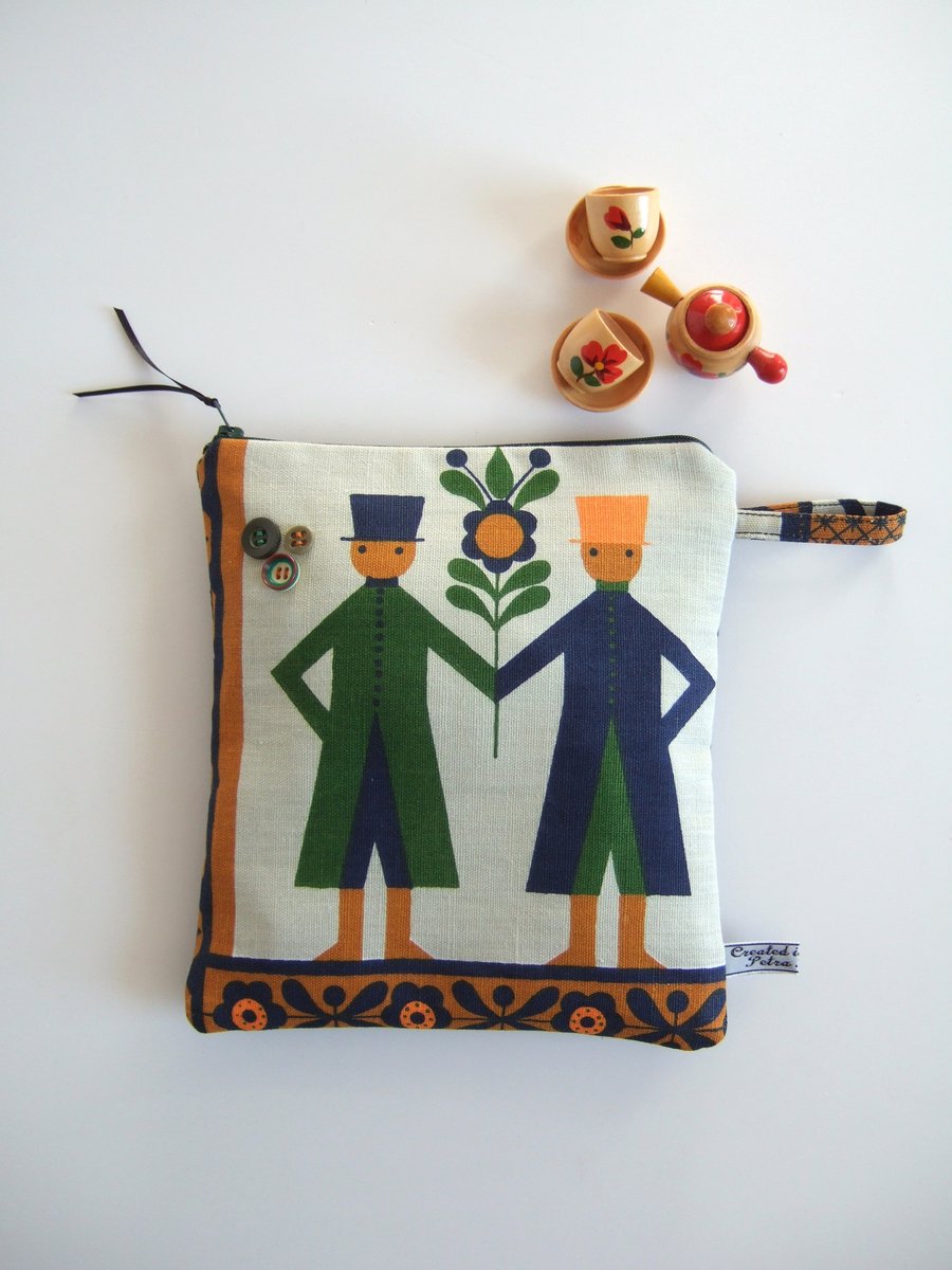 Pouch or large purse made from vintage Scandinavian tea towel.