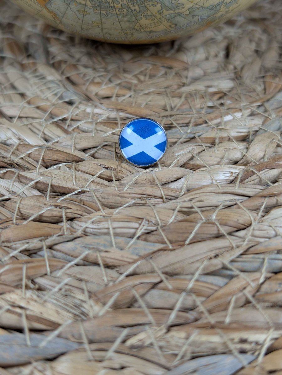 Scotland Flag Map Pin – UK Travel Map Push Pin for Wooden Maps, Scotland Map Pin