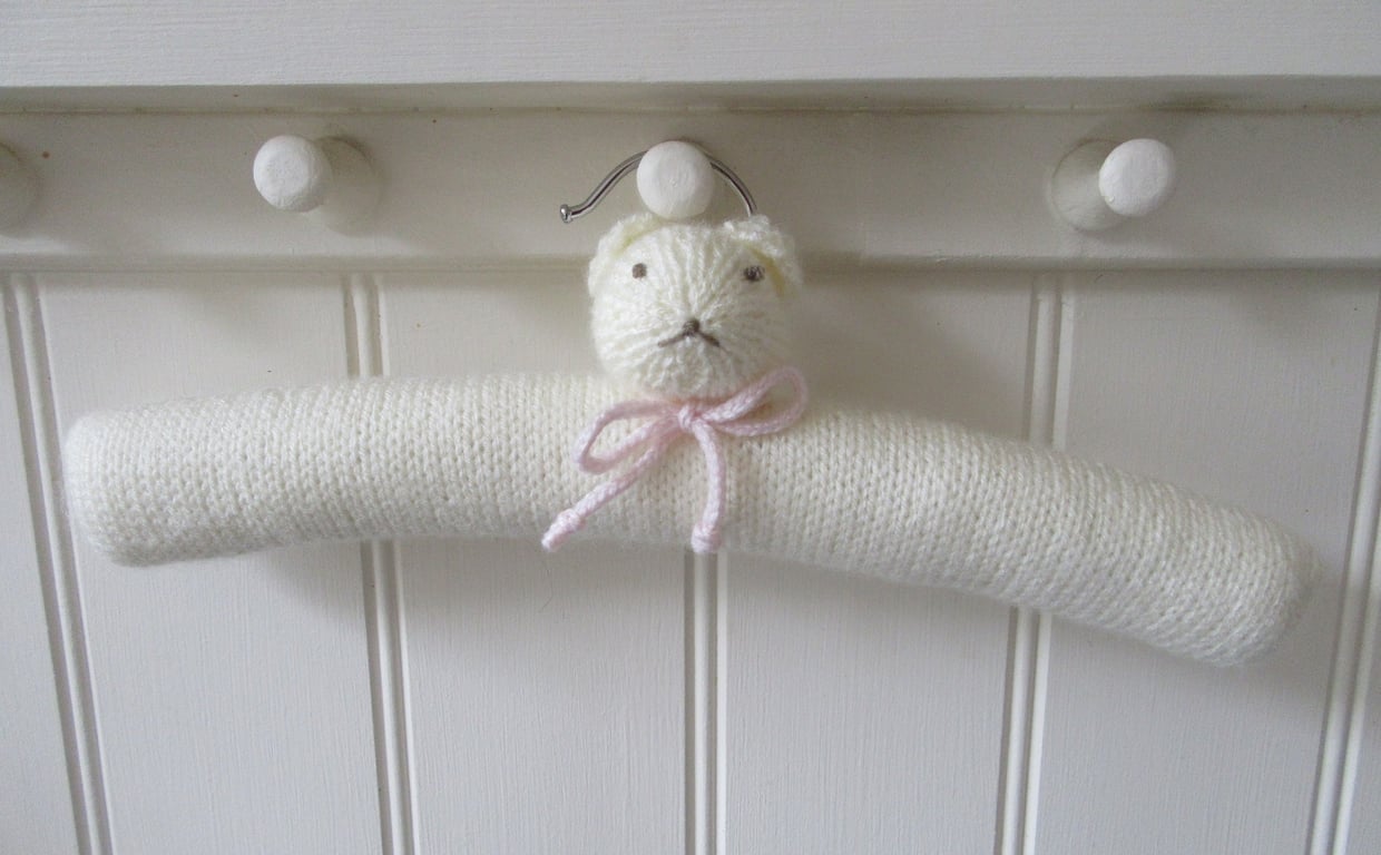  Clothes hanger - childrens - polar bear