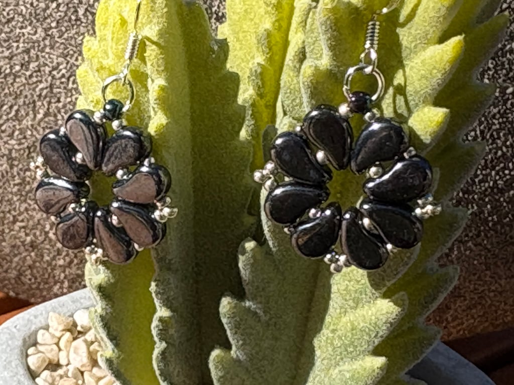 Petite Paisley Beaded Earring - jet hematite