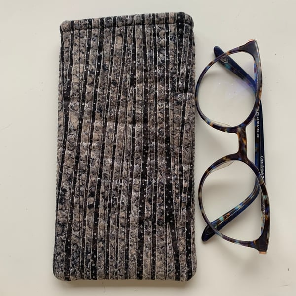 Black Grey And Silver Bark Effect Fabric Quilted Glasses Case