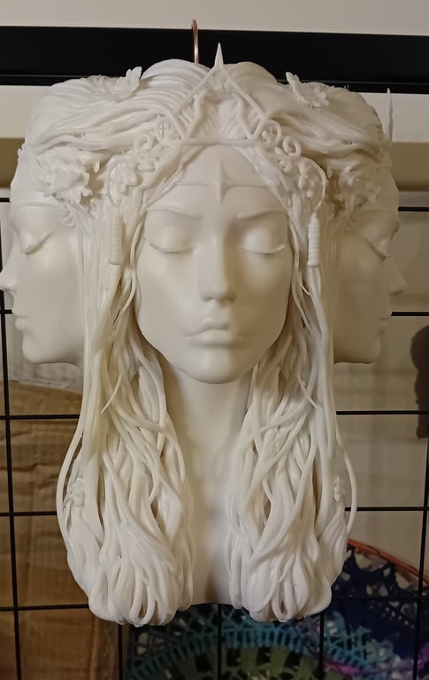 Matronae - Trinity Of Reflection v1 - 20cm tall