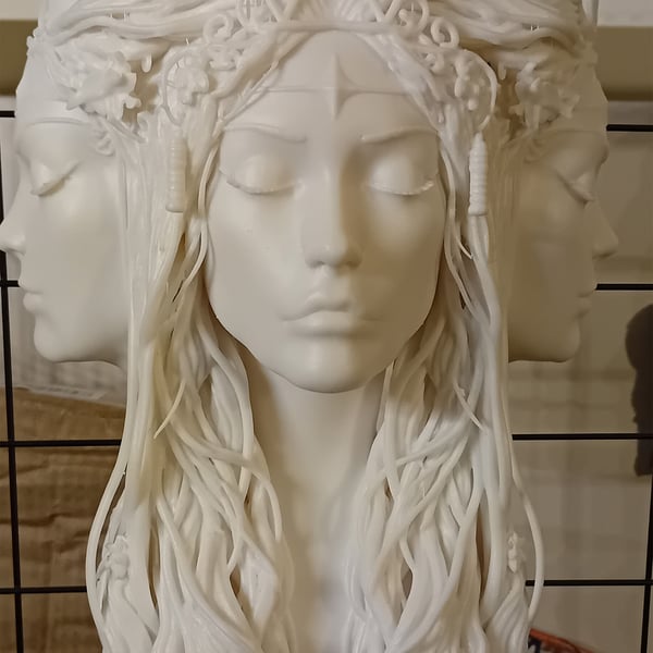 Matronae - Trinity Of Reflection v1 - 20cm tall