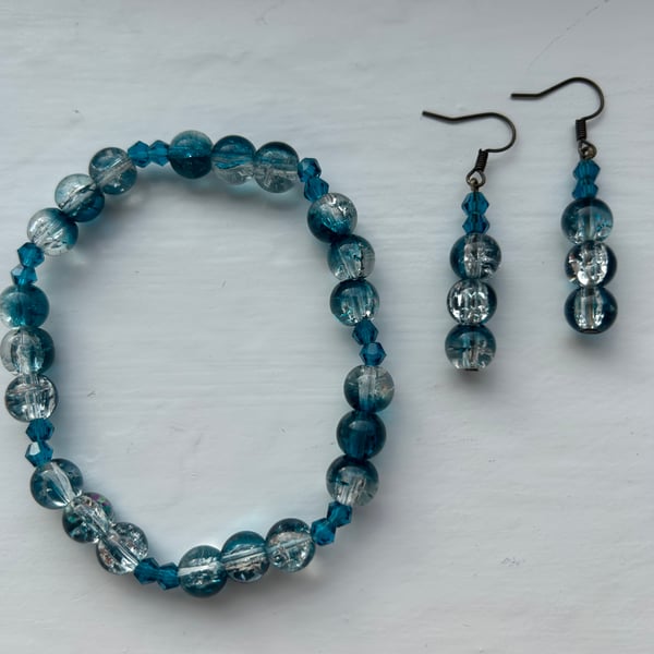 Blue bracelet and earring crackle beaded set 