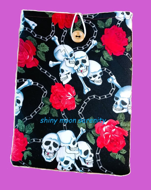 Skull & Roses Print, Book-Tablet Sleeve