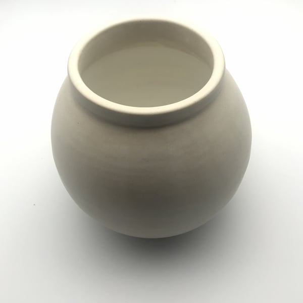 White moon jar, vase handmade pottery