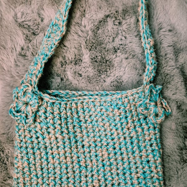 Natural jute and yarn, the Aqua coastal edition shoulder bag 