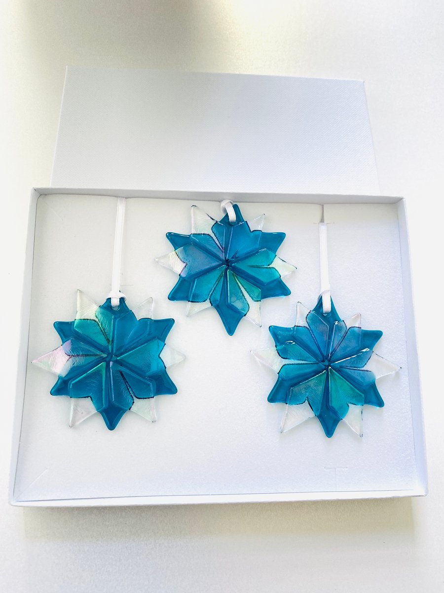 Gorgeous blue and iridescent  glass snowflakes (gift boxed ) 