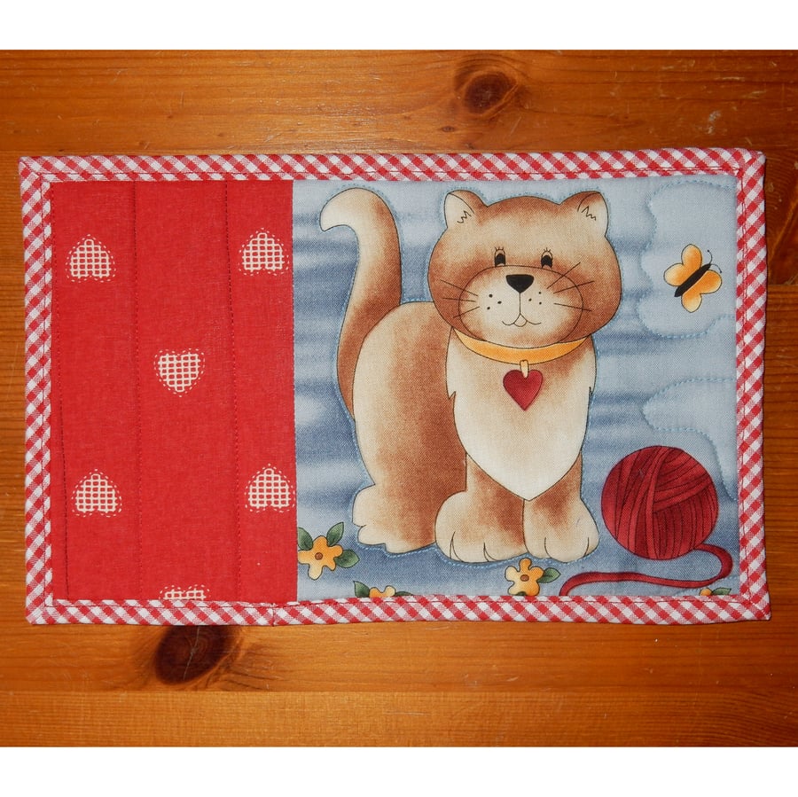 Mug Rug Cat and ball of wool