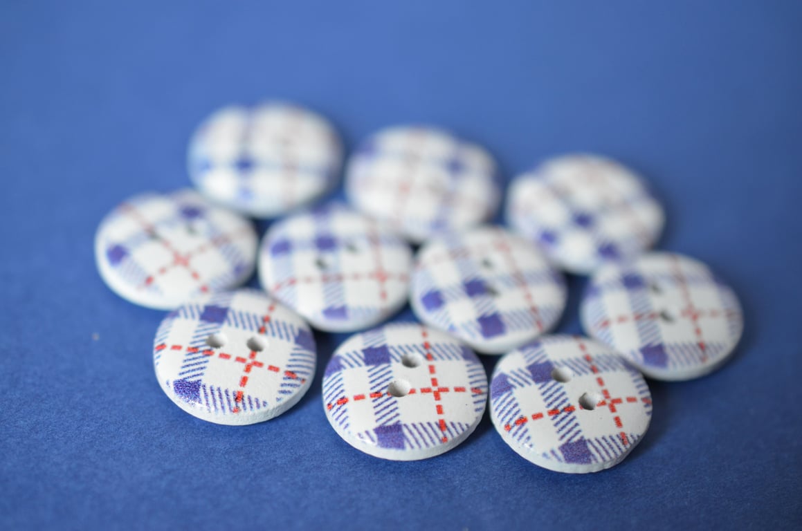 15mm Wooden Tartan Plaid Buttons Blue, White & Red 10pk Checked Check (SCK9)