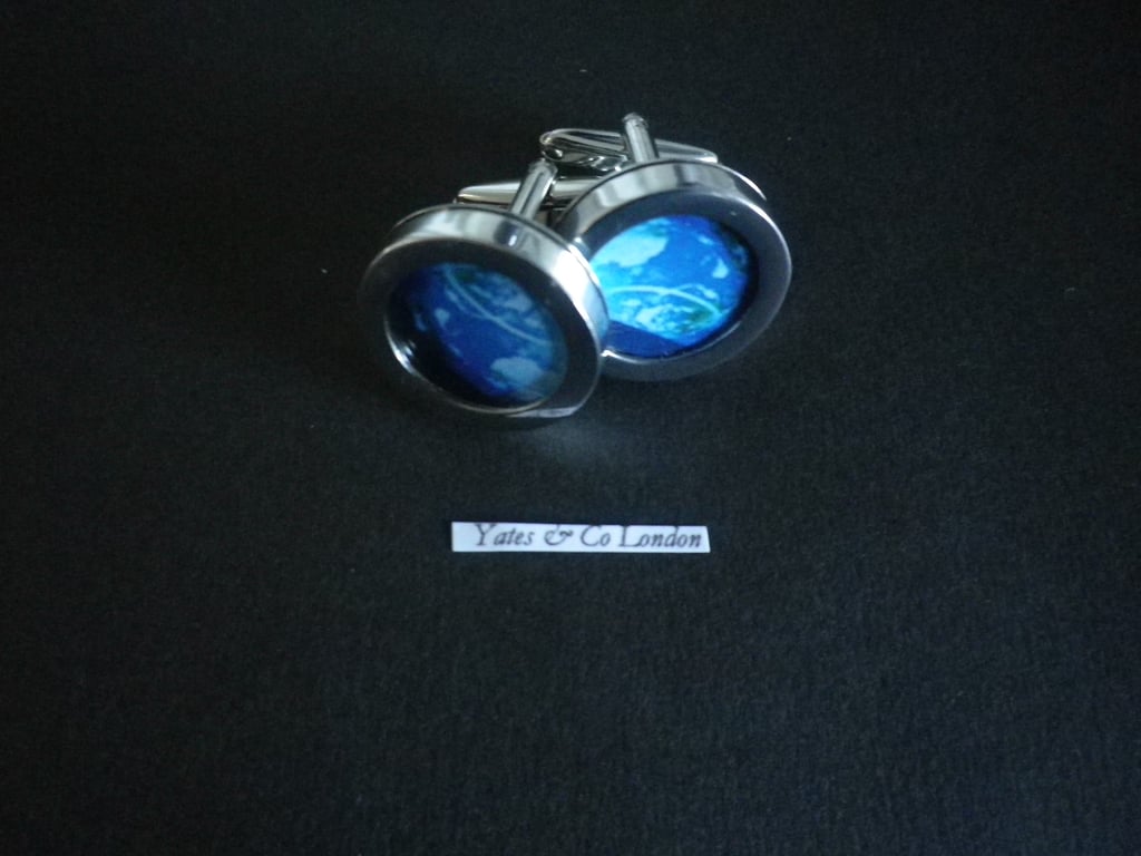 The Earth cufflinks, free shipping, gift wrapped, super image, Ref 1234.