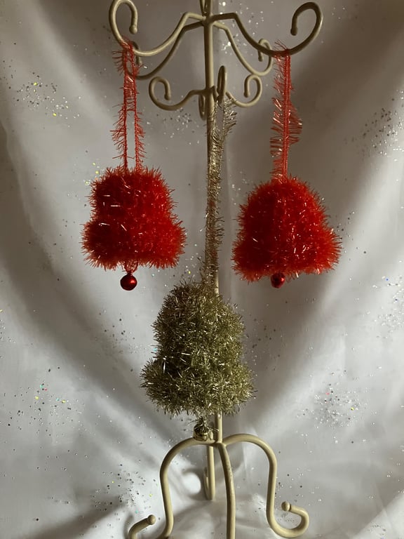 3 ding dong Christmas bells 
