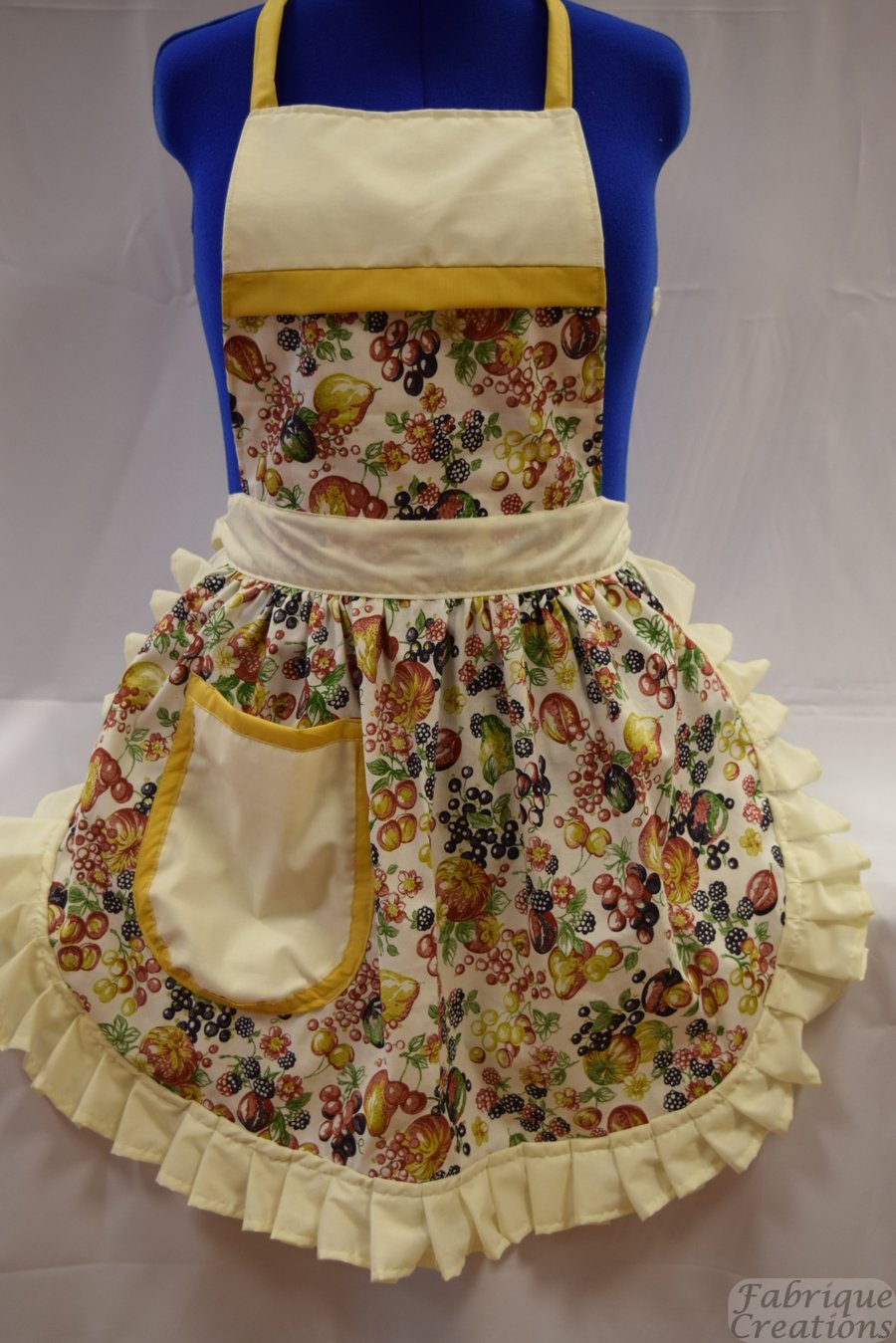 Vintage 50s Style Full Apron Pinny - Summer Fruits on Cream