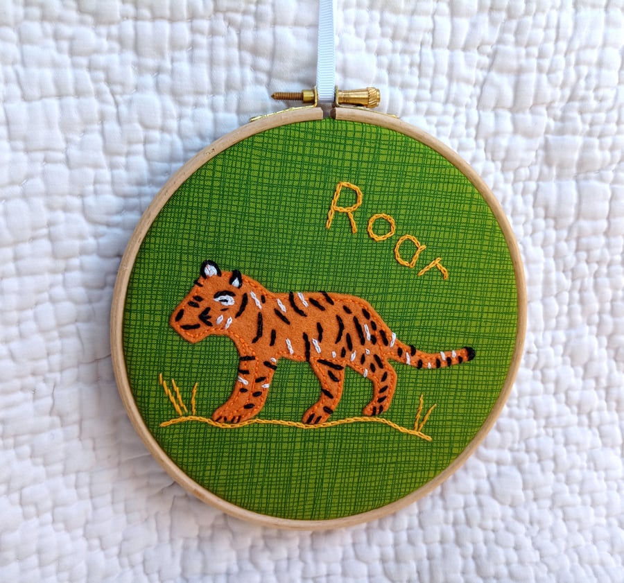 Embroidered hoop art - Tiger Roar Green