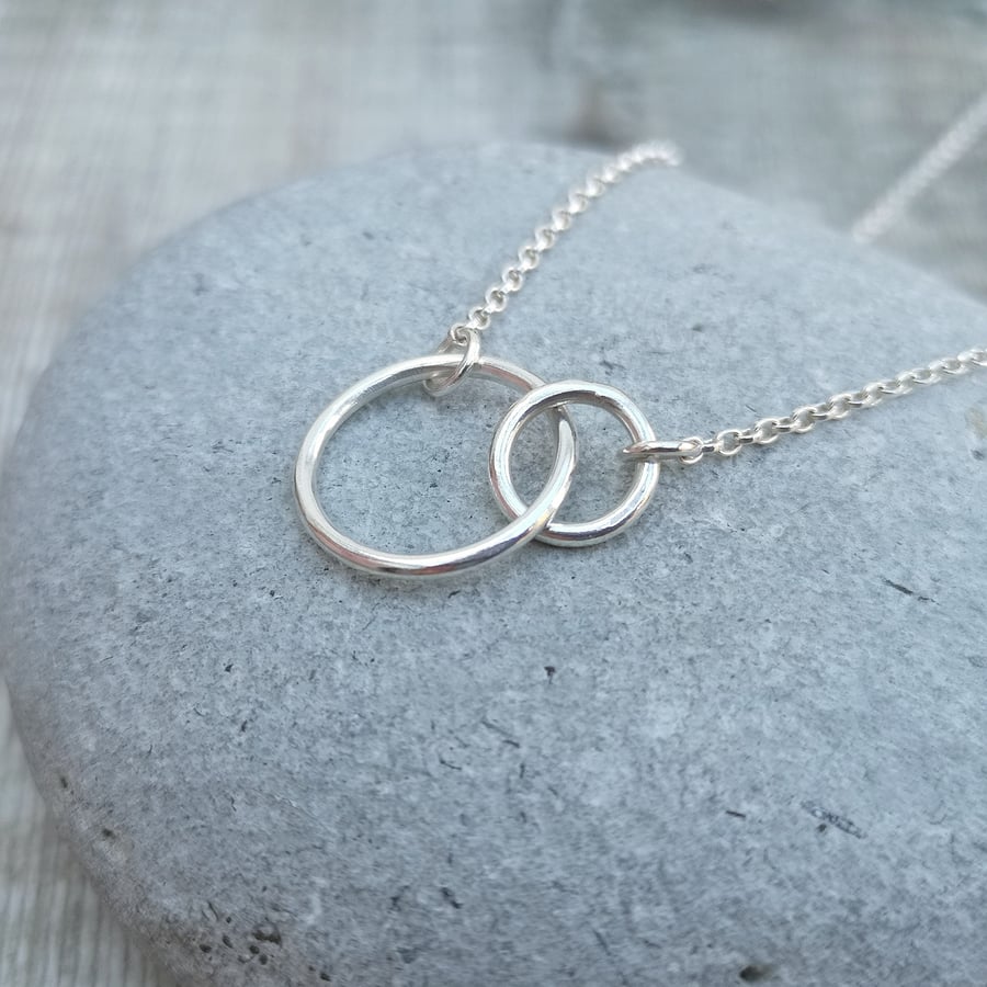 Sterling Silver 2 Circle Interlinking Interlocking Link Chain Necklace