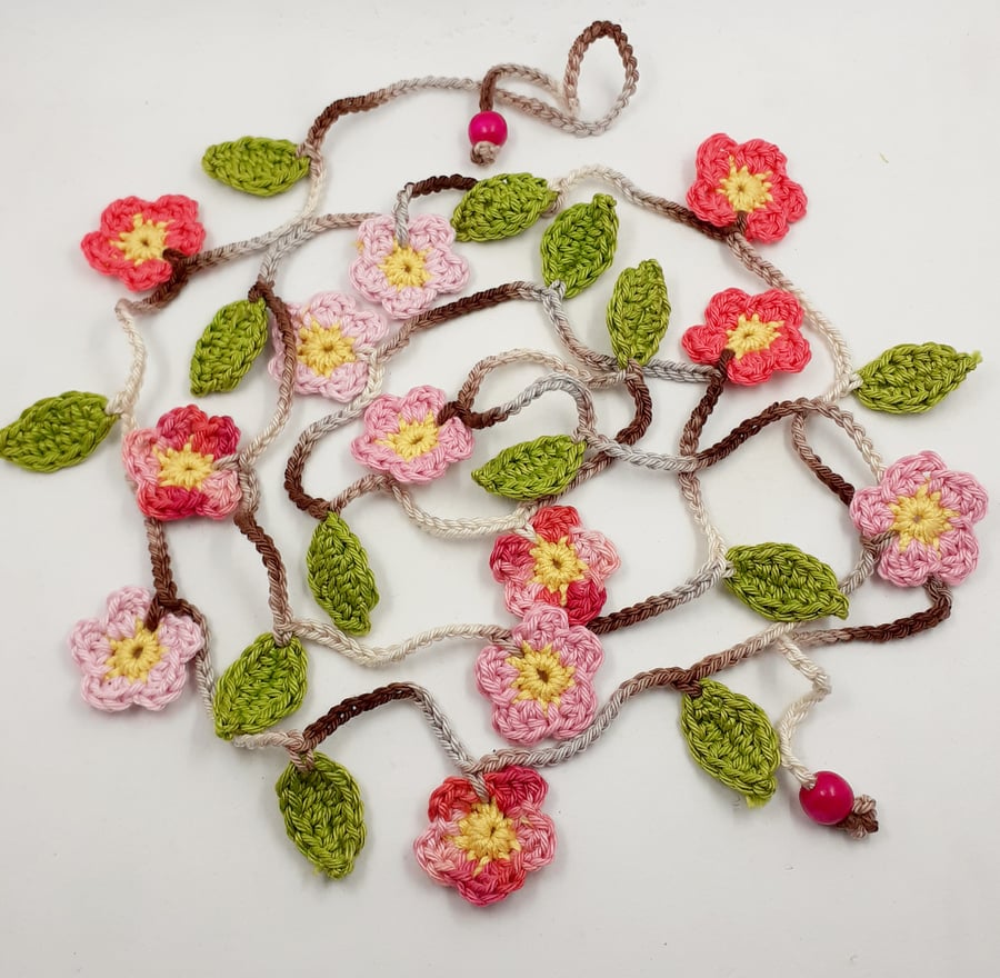 Crochet Flowers Garland in Pinks