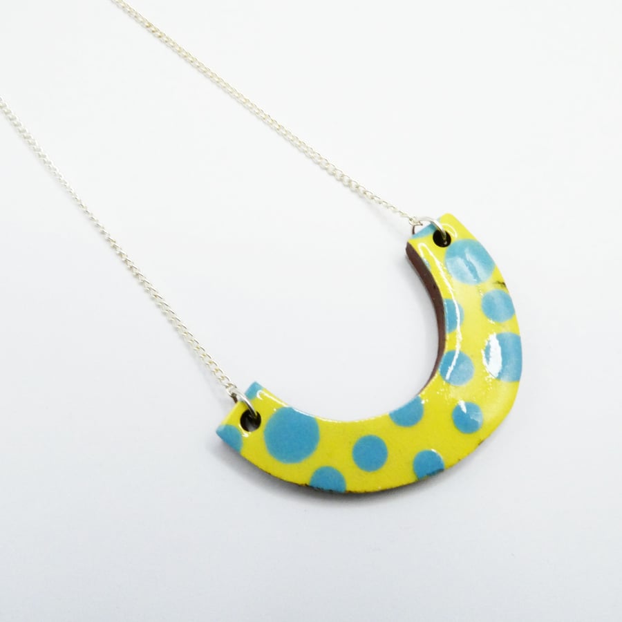 Ceramic polka dot necklace in yellow and blue