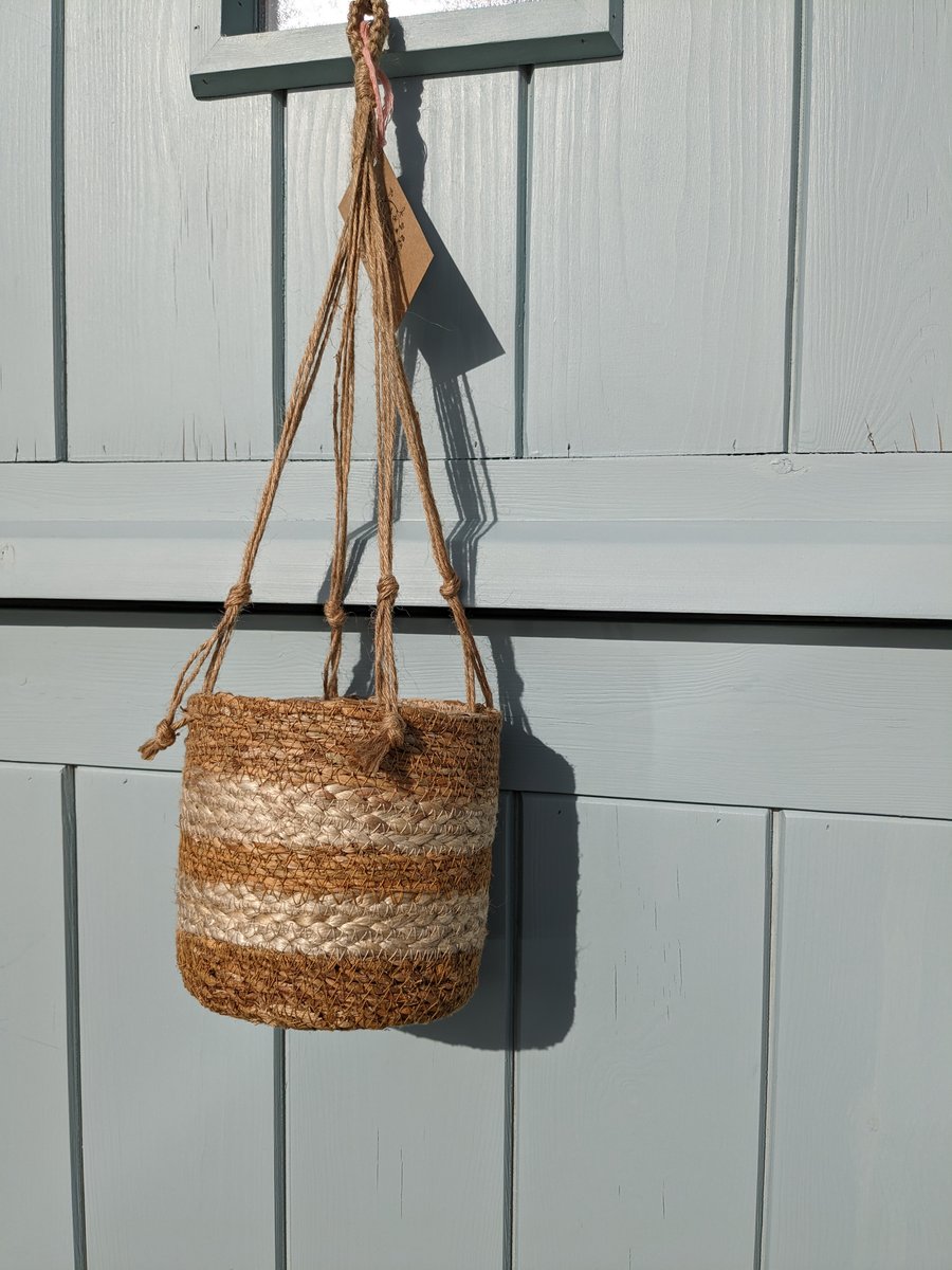 Macramé and Woven Hanging Basket Plant Pot Holder in Natural Jute and Seagrass